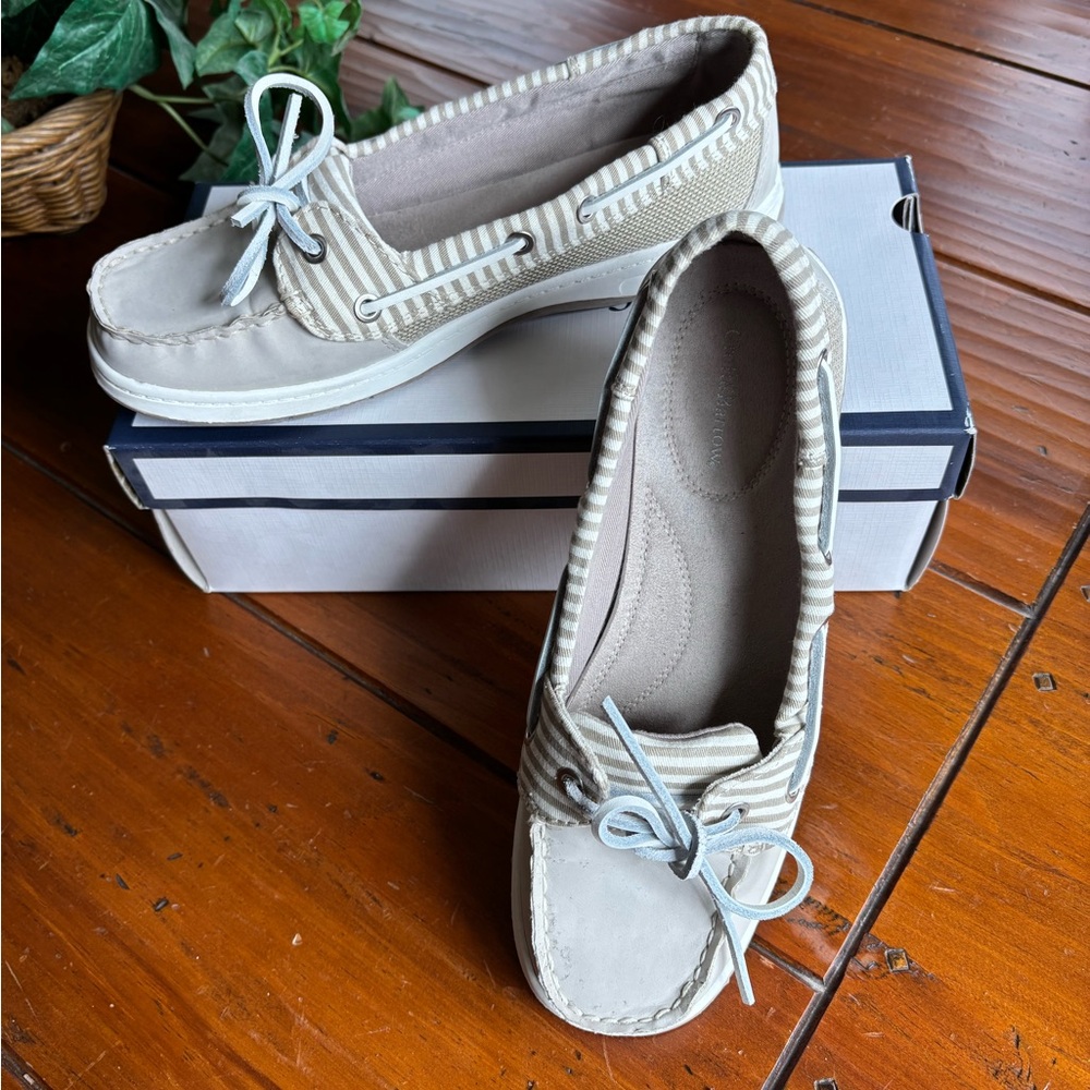 Women's Cream Boat Shoes like new